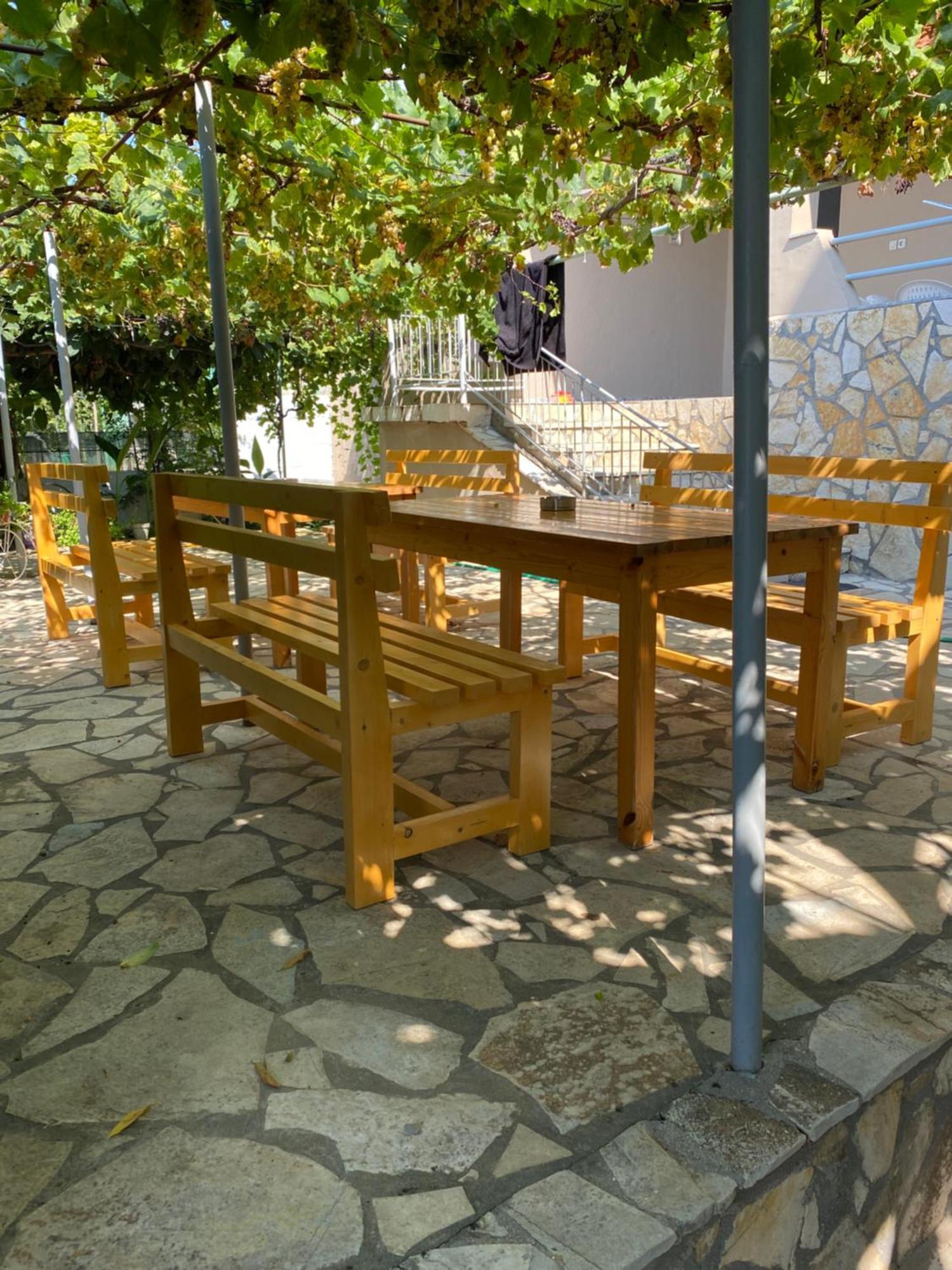 Vila Rapo Himare Exterior photo